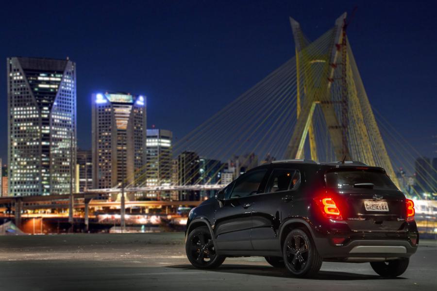  Chevrolet Tracker Midnight 2018 года  (фото 2 из 8)